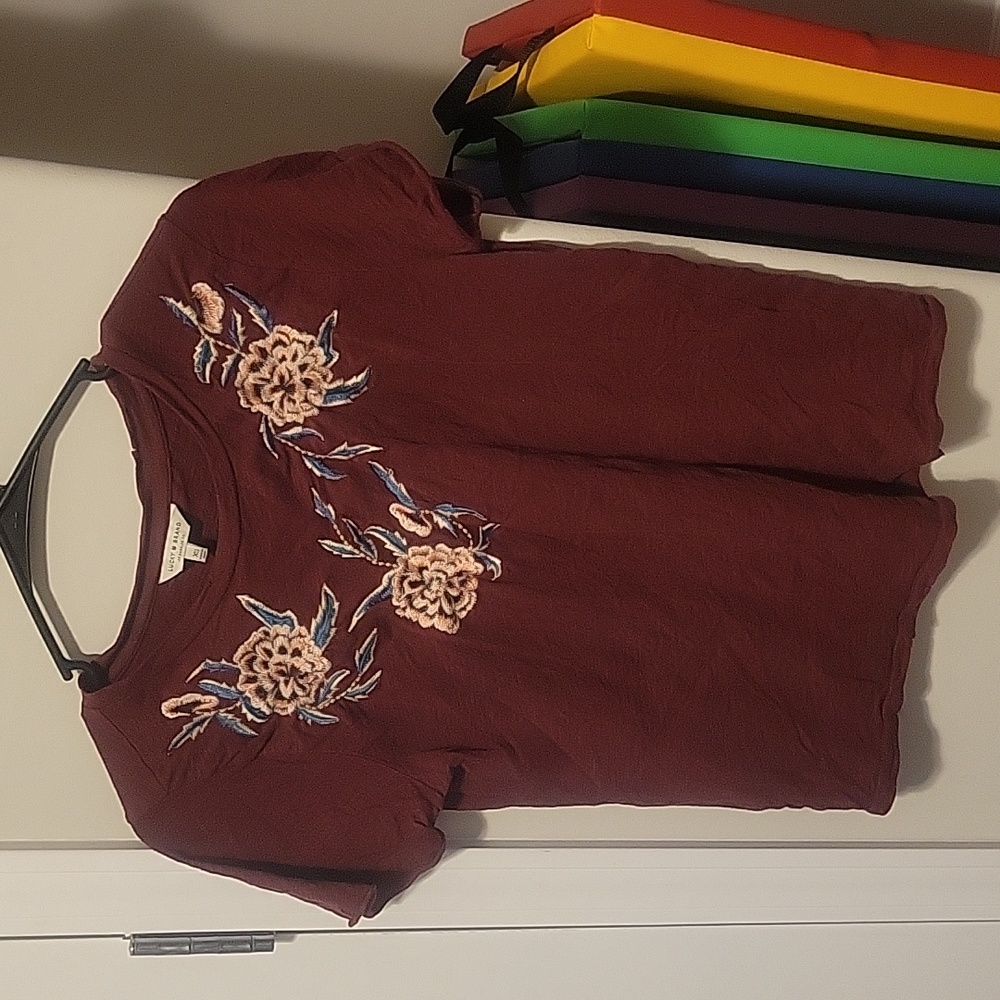 XS relaxed fit embroidered flower shirt
